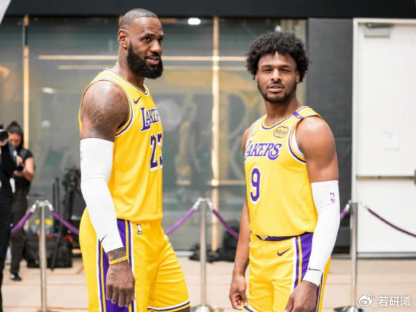 电竞竞猜-21岁的布朗尼,21岁的詹姆斯,没有对比就没有尴尬!|布朗尼·詹姆斯|nba|篮板|洛杉矶湖人队|数据_新浪体育_新浪新闻