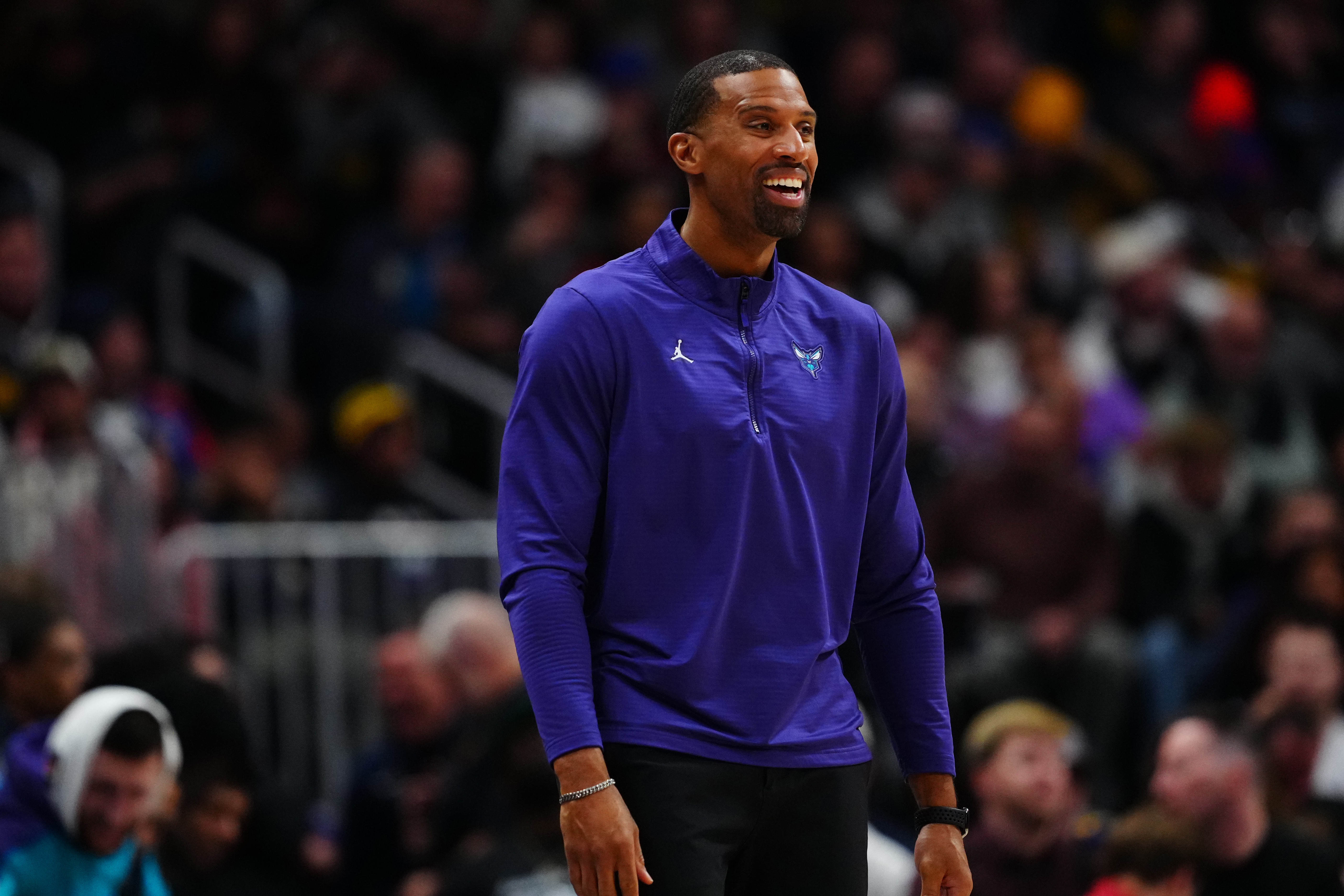 英雄联盟总决赛-大胜魔术！黄蜂主帅：我们的沟通非常棒 这是球队不断成长的原因